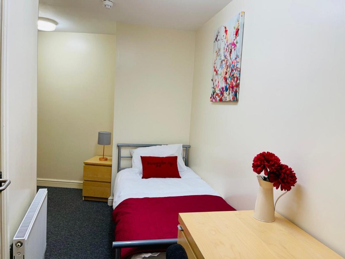 Oyo Sangha House - Short Stays 레스터 외부 사진